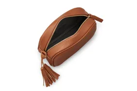 Leather pouch · clipping path original photograph